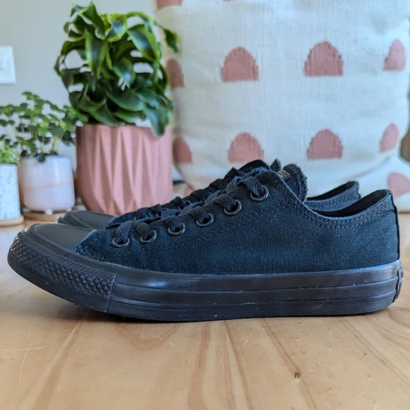 Converse Black Monochrome Chuck Taylor All Star Low Tops - Men's 5/Women's 7 - Picture 5 of 9